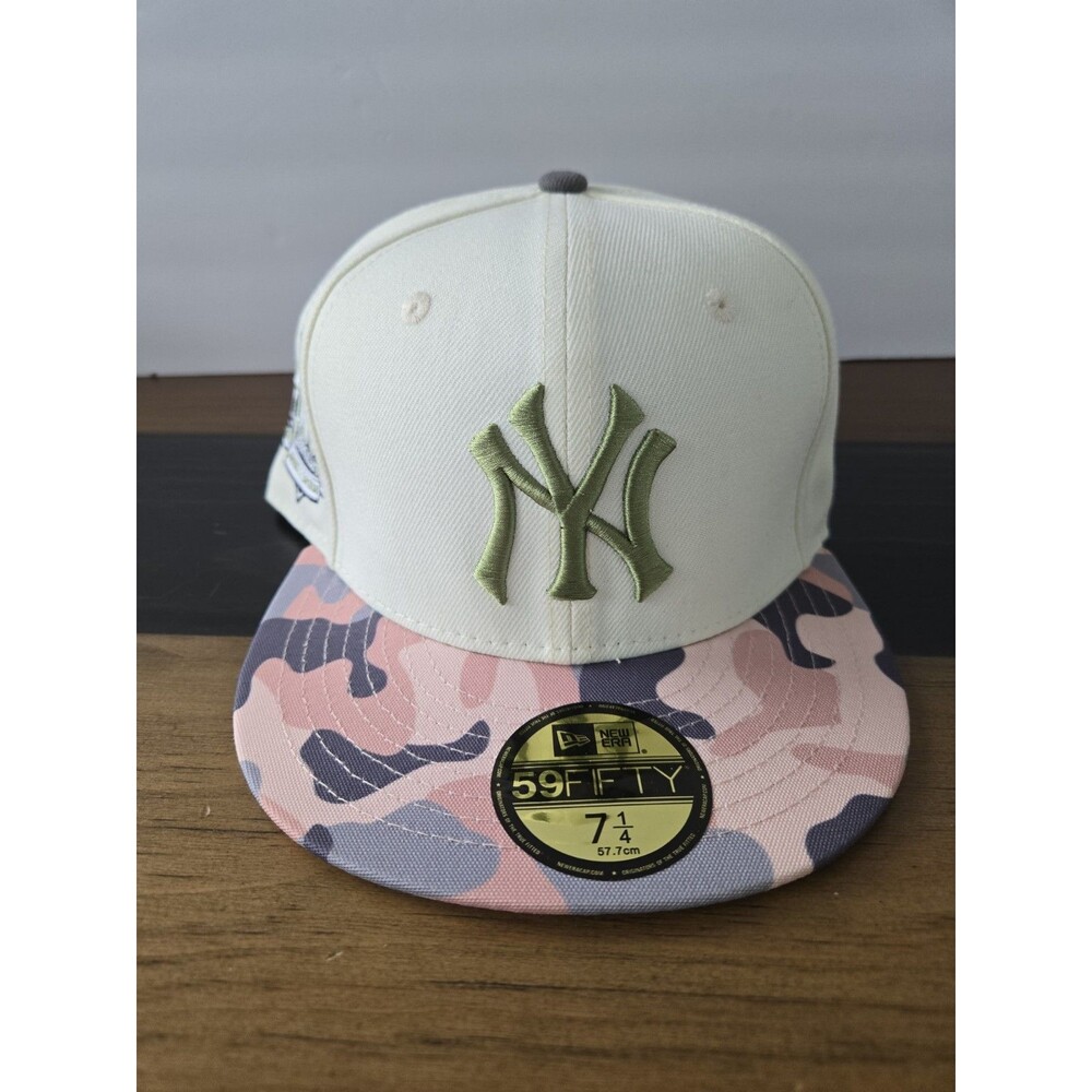 NWT New Era 59FIFTY New York Yankees hat Anniversary Fitted Hat 7 1/4 Pink Camo